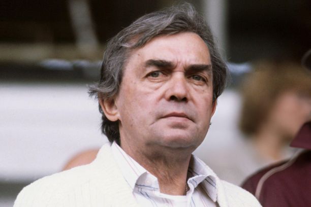greatest football managers of all time