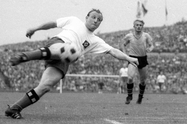 highest goal scorers in football history