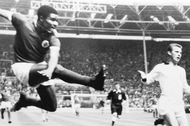 highest goal scorers in football history